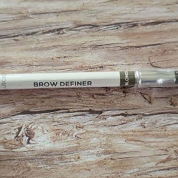 True and Luscious Brow Definer in Blonde - Picture 3 of 4